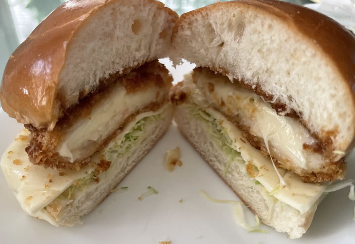 わかりますか？グラタンコロッケはボリュームたっぷりでクリーミー！